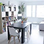 Quiet And Spacious Apartment With 2 Bedrooms